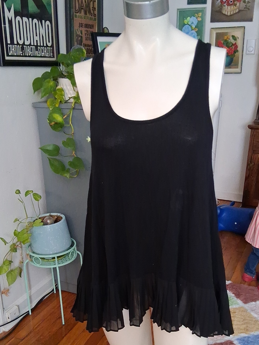Umgee Black Sleeveless Ruffle-Hem Tank Top